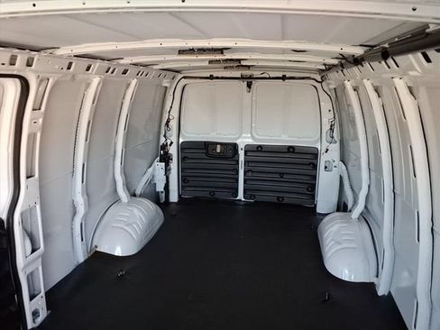 New 2026 Chevrolet Express 2500 Extended w/ Enhanced Convenience Package RWD image 13