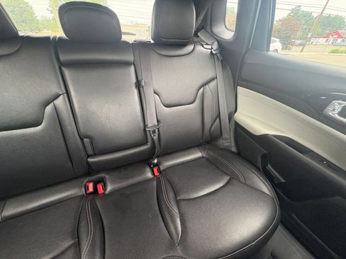 Used 2025 Jeep Compass Limited AWD/4WD image 38