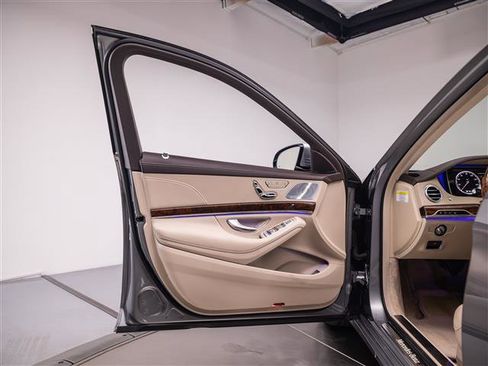 Used 2014 Mercedes-Benz S 550 Sedan image 28