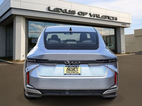 New 2026 Lexus ES 350e FWD image 3