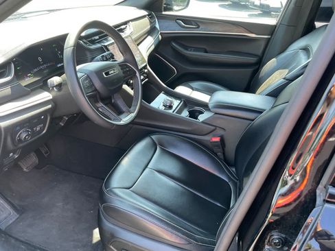 Used 2024 Jeep Grand Cherokee Limited 4xe AWD/4WD image 9