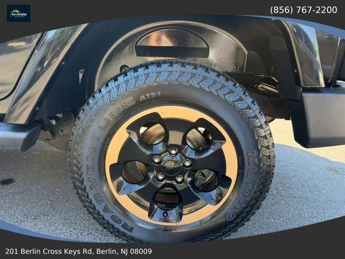 Used 2014 Jeep Wrangler Unlimited Sahara AWD/4WD image 28