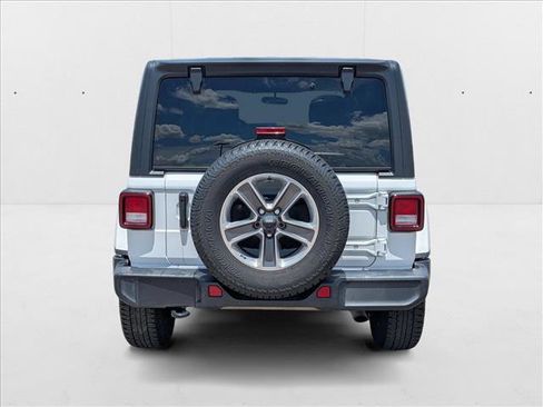 Used 2021 Jeep Wrangler Unlimited Sahara image 7