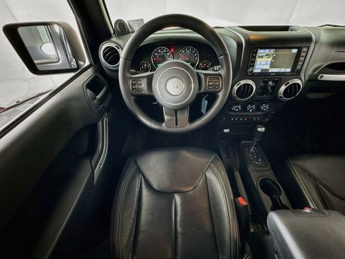 Used 2013 Jeep Wrangler Unlimited Sahara w/ Dual Top Group AWD/4WD image 21