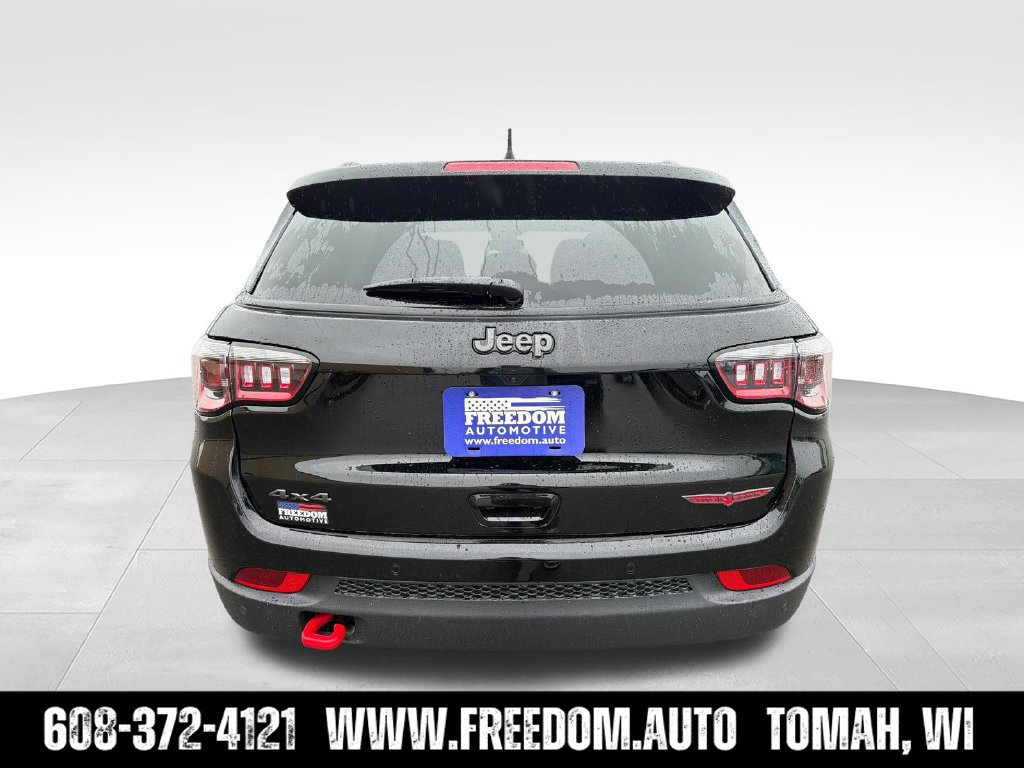 New 2026 Jeep Compass Trailhawk w/ Sun, Sound & Navigation Group AWD/4WD image 4