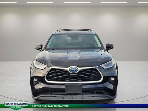 Used 2021 Toyota Highlander XLE FWD image 9