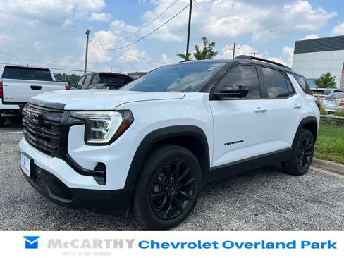 Used 2026 GMC Terrain Elevation w/ Elevation Premium Package FWD image 7