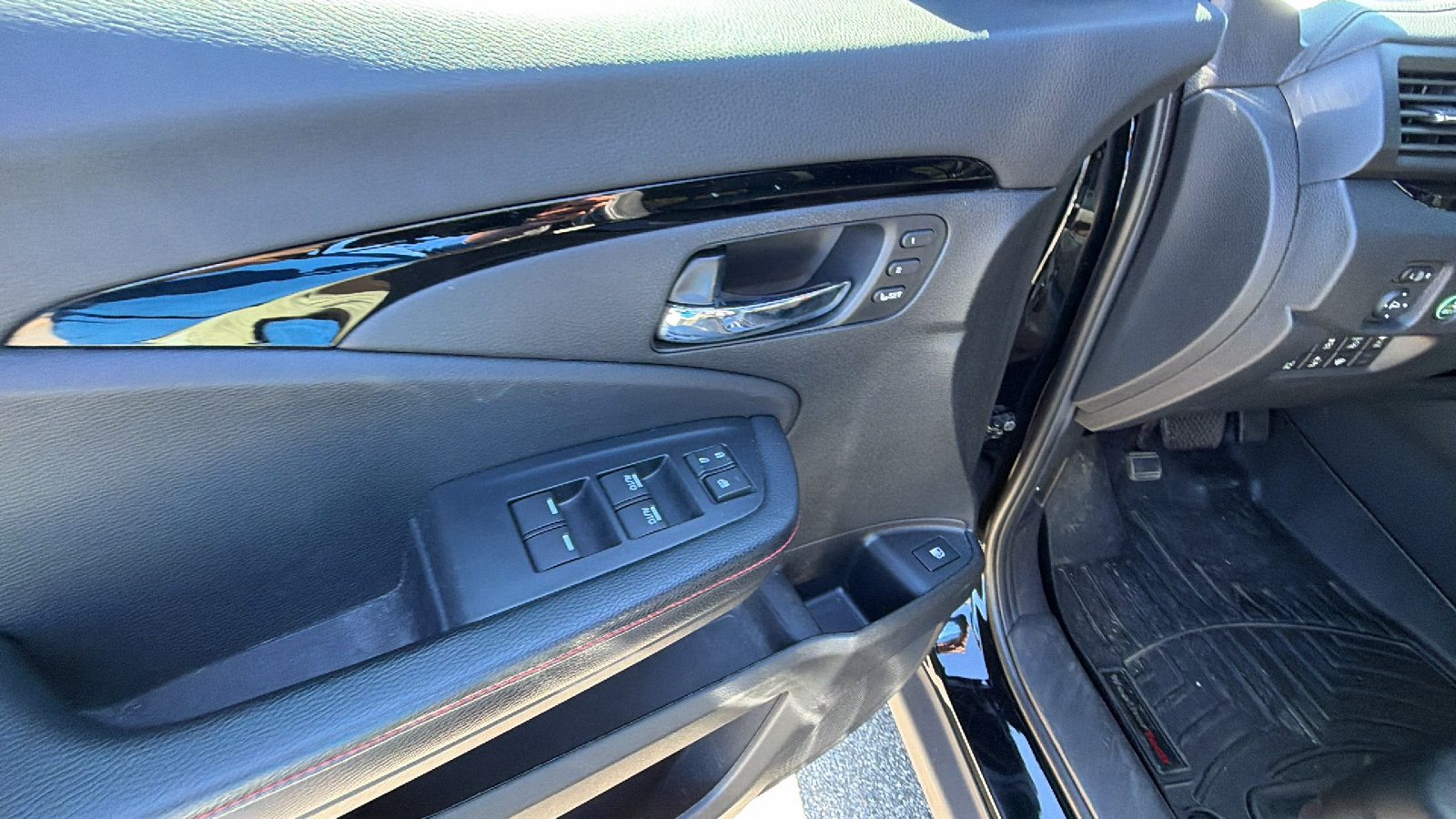 Used 2021 Honda Ridgeline Black Edition image 15