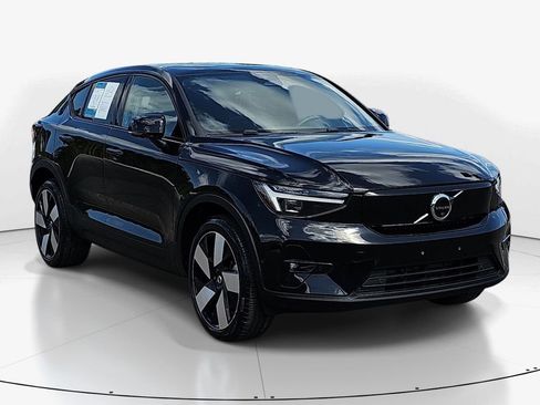 Used 2023 Volvo C40 P8 Recharge Ultimate image 2