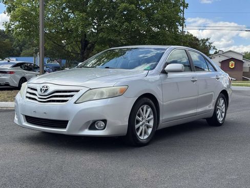 Used 2011 Toyota Camry XLE w/ SE/XLE Extra-Value Pkg FWD image 25