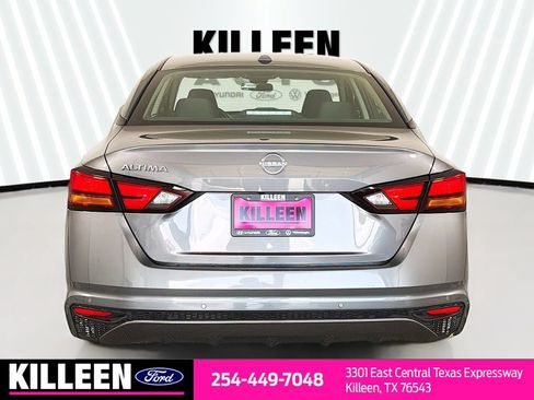 Used 2025 Nissan Altima 2.5 SV FWD image 8
