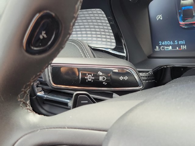 Used 2023 Lincoln Corsair AWD image 13