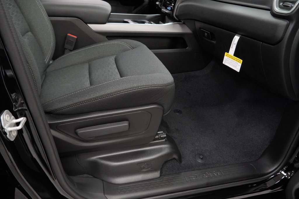 New 2026 RAM 1500 Big Horn AWD/4WD image 34