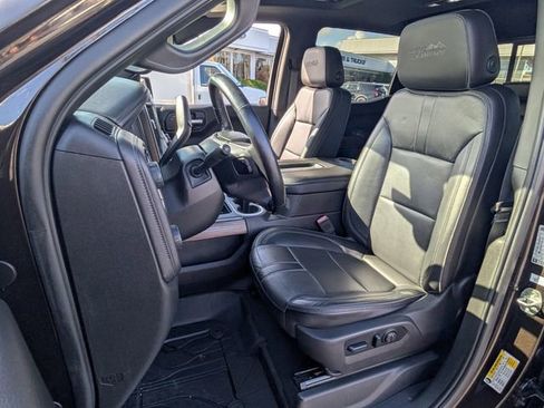 Used 2019 Chevrolet Silverado 1500 High Country w/ Technology Package image 7