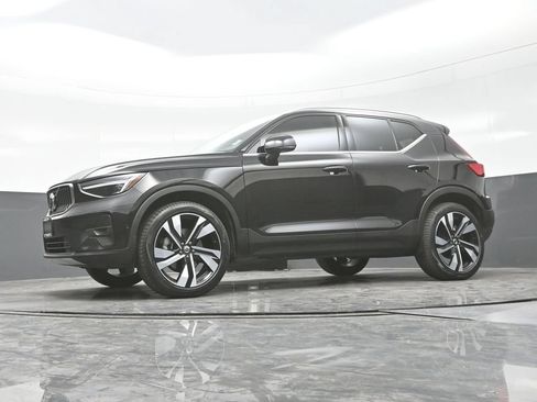 Used 2024 Volvo XC40 B5 Ultimate w/ Protection Package Premier AWD/4WD image 25