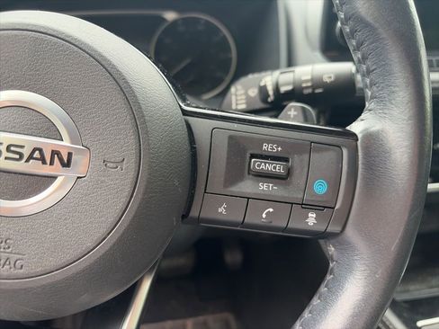 Used 2021 Nissan Rogue SL w/ Premium Package image 14