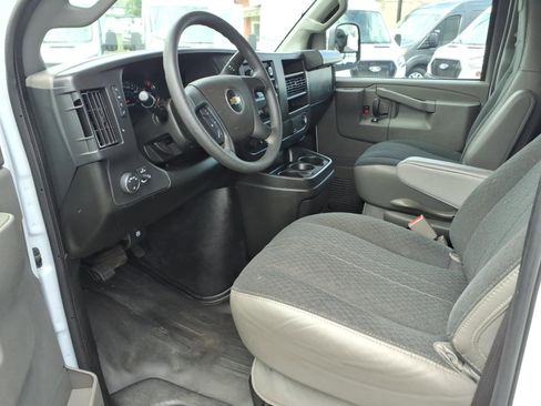 Used 2024 Chevrolet Express 2500 w/ Driver Convenience Package RWD image 9