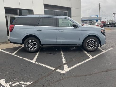 New 2025 Ford Expedition Active image 7