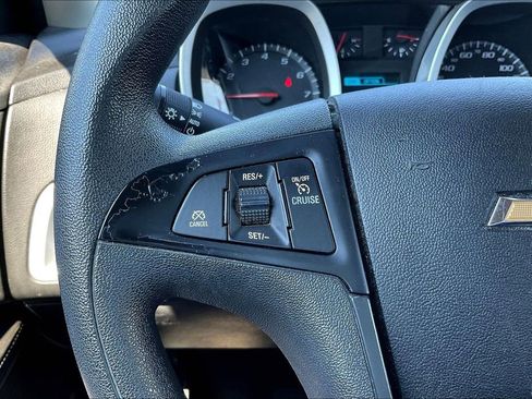 Used 2017 Chevrolet Equinox LS FWD image 18
