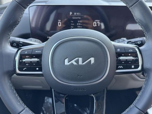 Used 2025 Kia Sorento S w/ Panoramic Sunroof Package FWD image 10