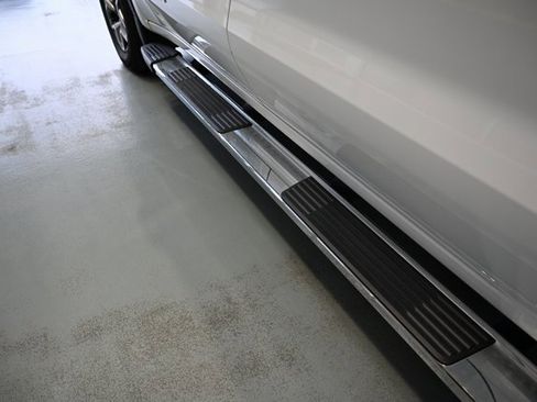 Used 2022 GMC Sierra 1500 SLT w/ SLT Convenience Package image 28