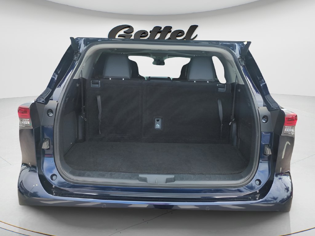 Used 2024 Toyota Highlander Limited FWD image 10