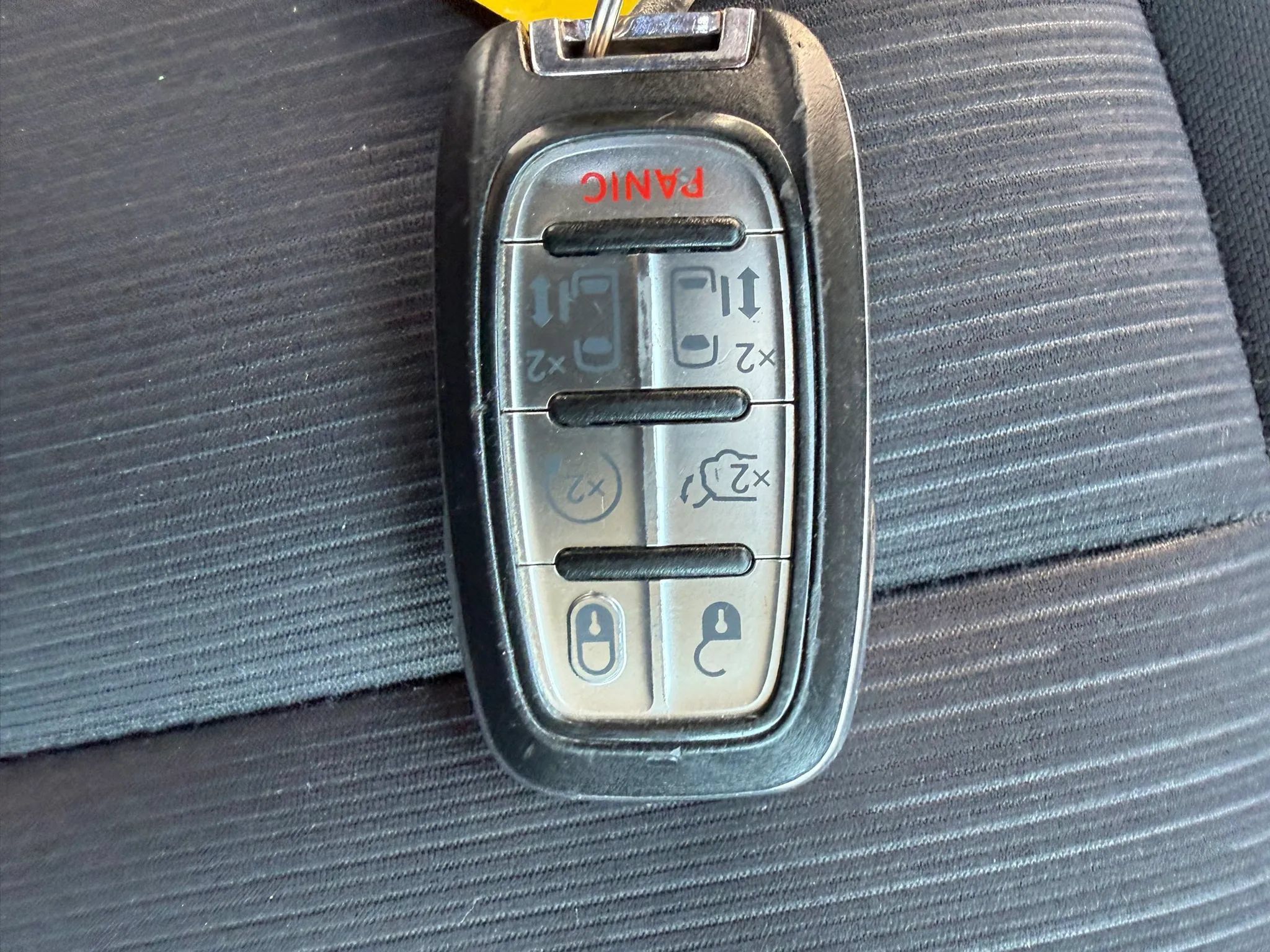 Used 2017 Chrysler Pacifica Touring Plus w/ Tire & Wheel Group FWD image 19
