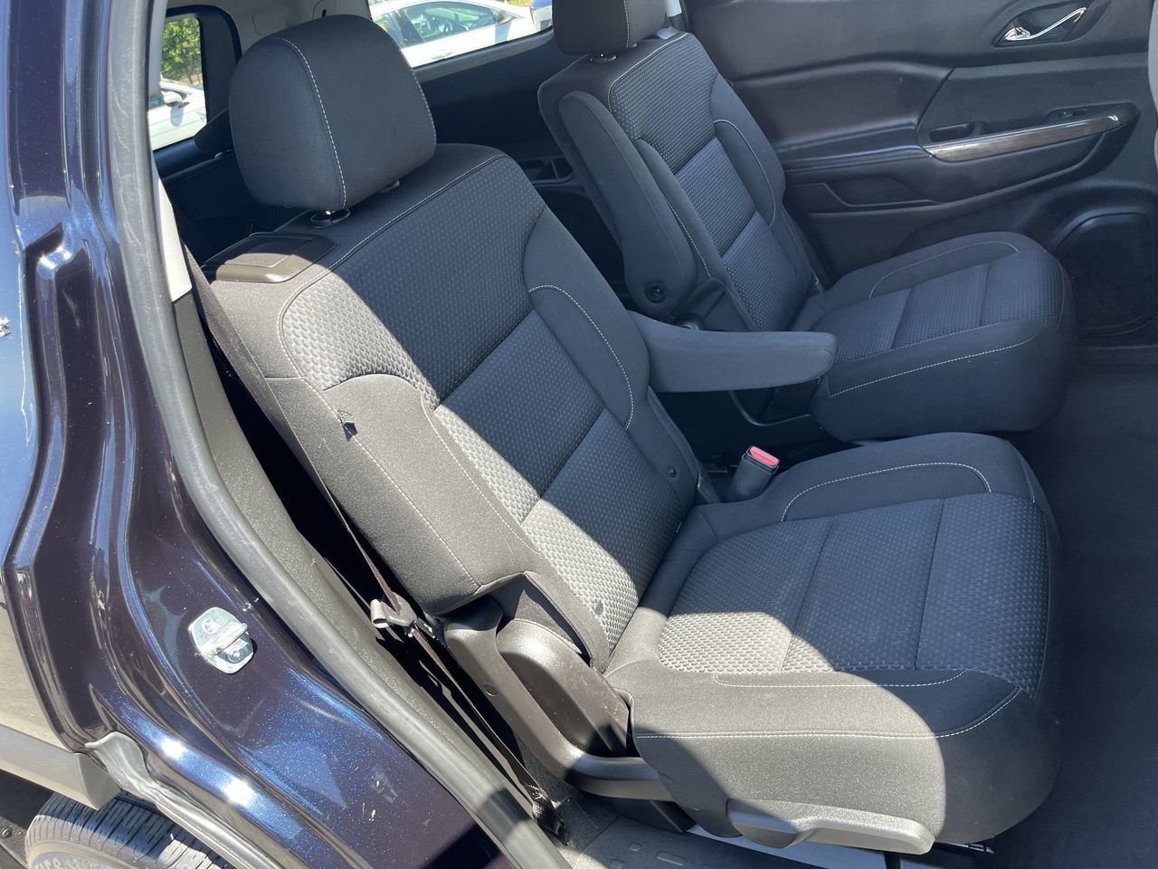 Used 2022 GMC Acadia SLE AWD/4WD image 24