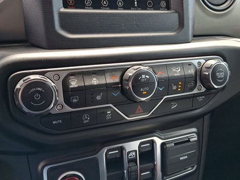 Used 2020 Jeep Wrangler Unlimited Sport AWD/4WD image 15