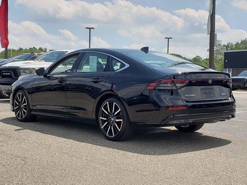 Used 2024 Honda Accord Touring image 6