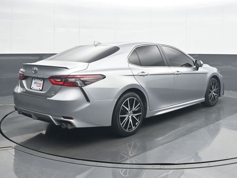 Used 2023 Toyota Camry SE image 6