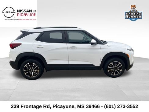 Used 2025 Chevrolet TrailBlazer LT AWD/4WD image 7