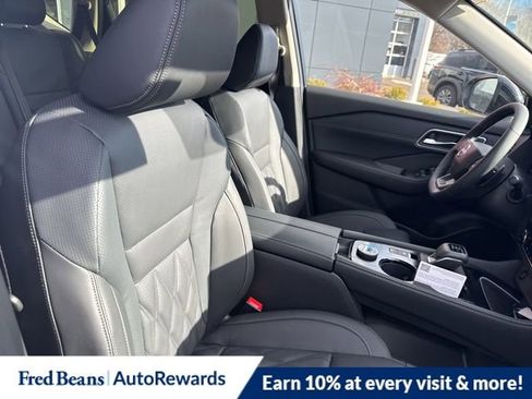 New 2026 Nissan Rogue Platinum image 12