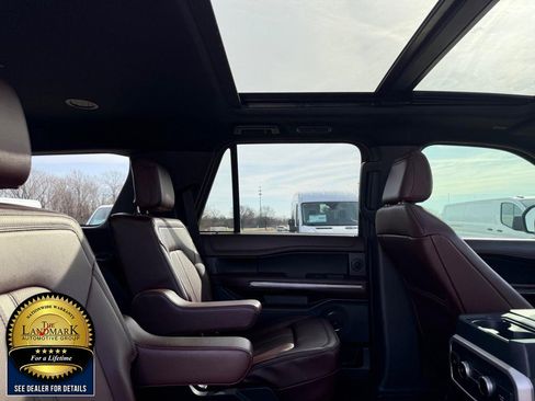 Used 2024 Ford Expedition Limited AWD/4WD image 16