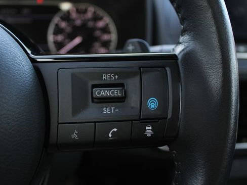 Used 2023 Nissan Rogue SL AWD/4WD image 10