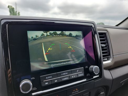Used 2022 Nissan Frontier SV AWD/4WD image 17