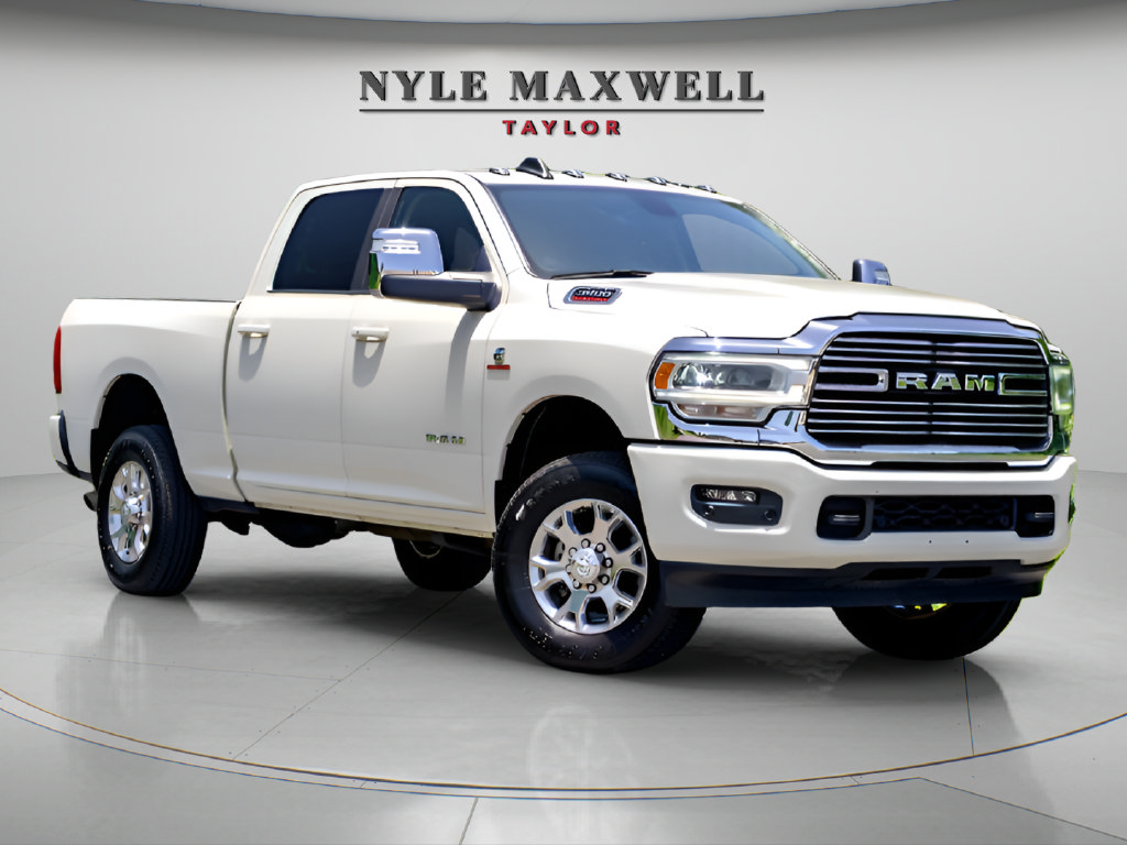 Used 2024 RAM 3500 Laramie AWD/4WD image 1
