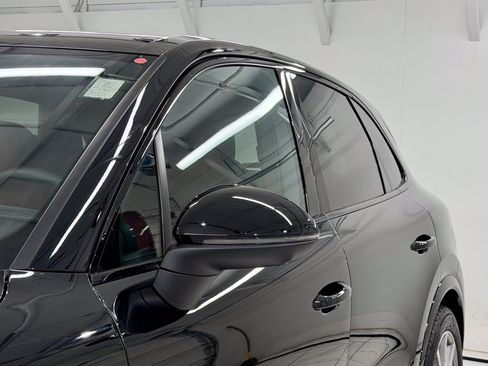 Certified 2025 Porsche Cayenne S AWD/4WD image 19