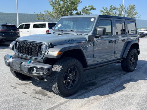Used 2024 Jeep Wrangler Unlimited AWD/4WD image 8