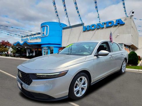Certified 2025 Honda Accord LX image 1