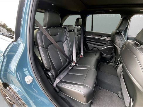 New 2026 Jeep Grand Cherokee Limited w/ Limited Altitude Package AWD/4WD image 22