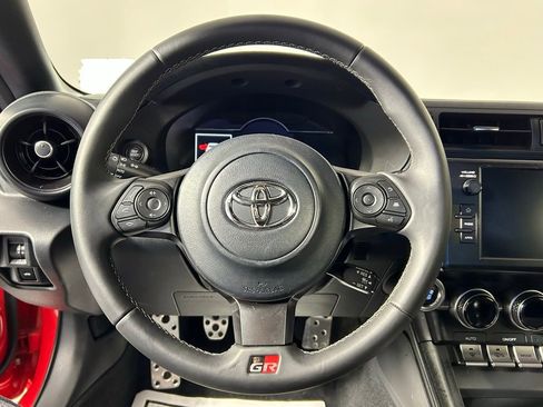 Used 2024 Toyota GR86 Premium image 22