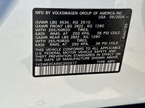 Used 2025 Volkswagen Atlas Cross Sport SE image 21