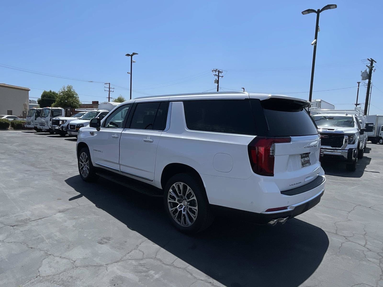 New 2026 GMC Yukon XL Denali w/ Advanced Technology Package AWD/4WD image 7