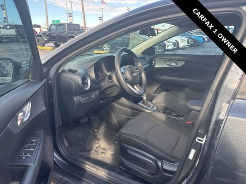 Used 2023 Kia Forte LXS w/ LXS Technology Package image 5