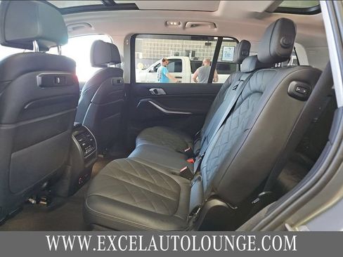 Used 2024 BMW X7 xDrive40i AWD/4WD image 7