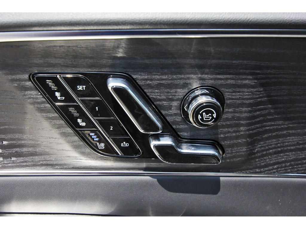 New 2027 Cadillac Lyriq Signature Luxury w/ Nappa Leather Package AWD/4WD image 22