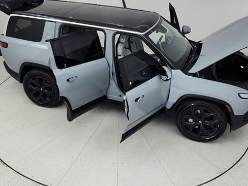 Used 2024 Rivian R1S Adventure image 21