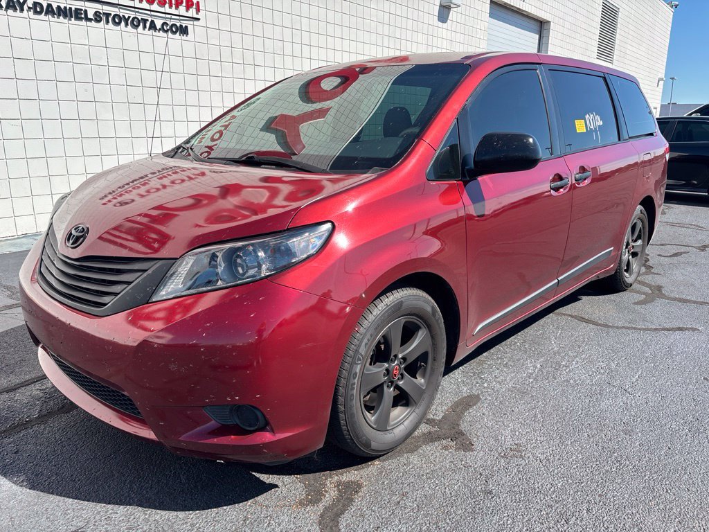 Used 2014 Toyota Sienna L FWD image 1