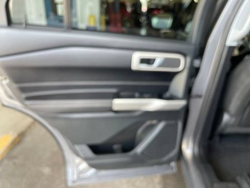 Used 2022 Ford Explorer XLT w/ Equipment Group 202A AWD/4WD image 54